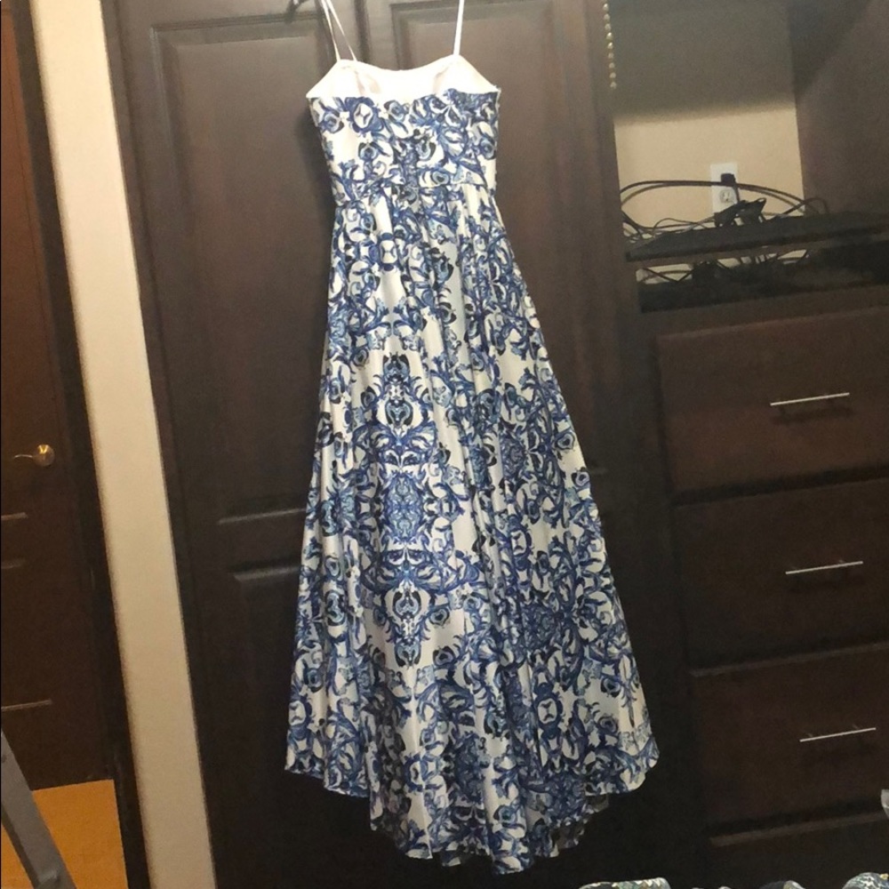 Prom dress - Picture 2 of 2